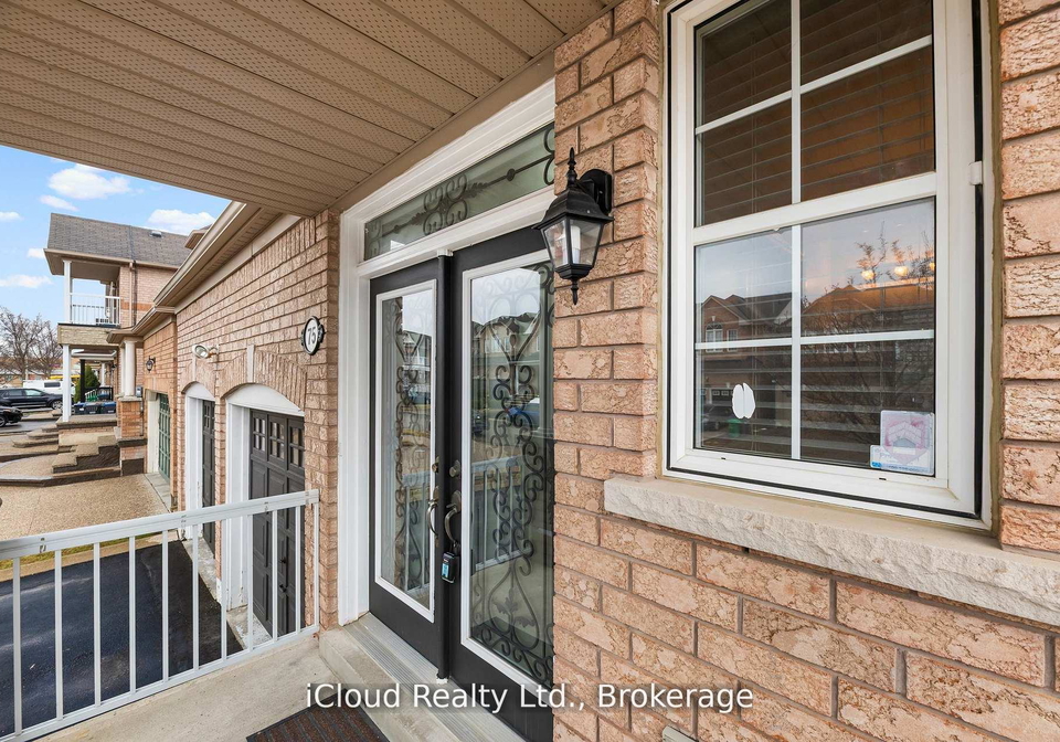 75-iron-block-drive-brampton-ontario-w13078392