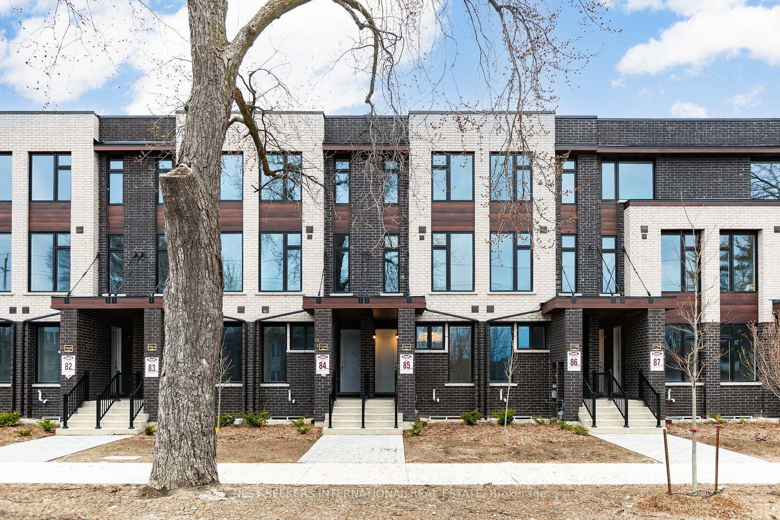 1760a-lawrence-avenue-w-north-york-ontario-w13078412