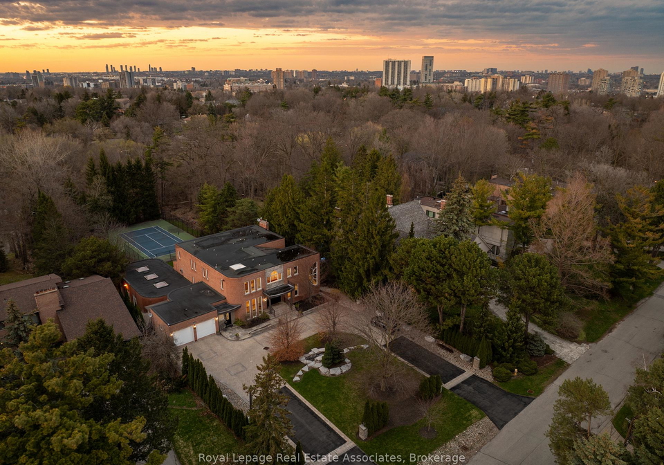 12-westmount-park-road-etobicoke-ontario-w13078768