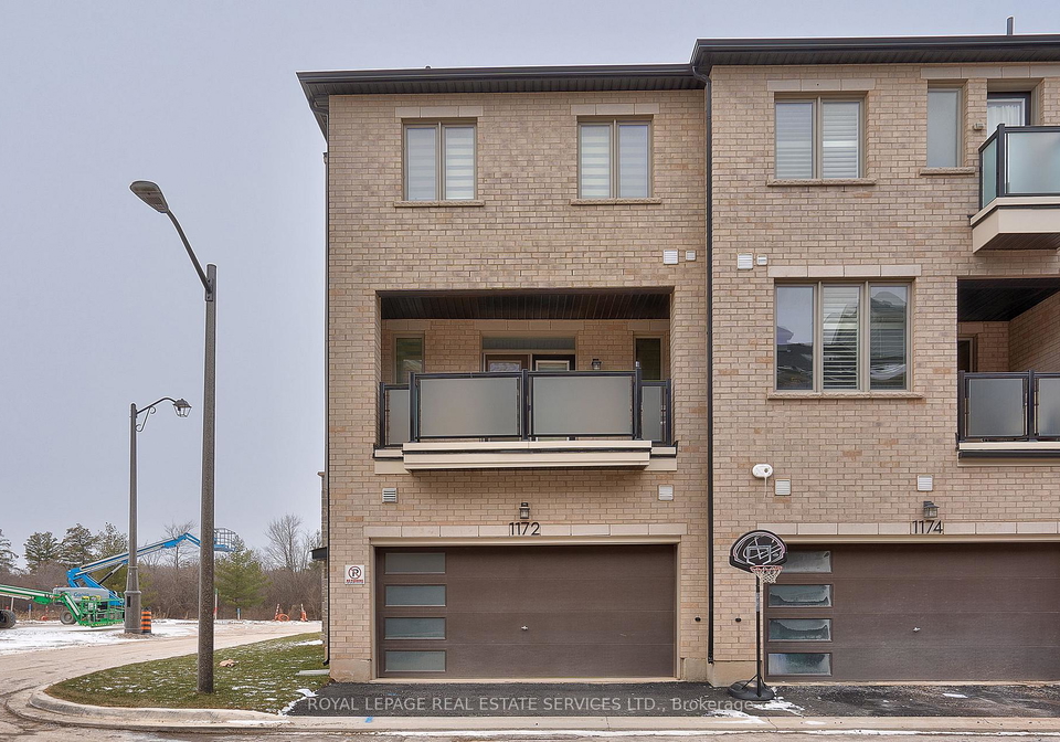 1172-wheat-boom-drive-oakville-ontario-w13078950
