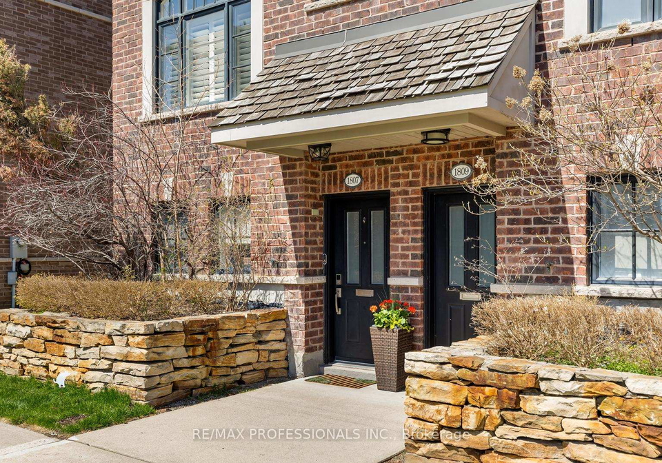 1807-pagehurst-avenue-mississauga-ontario-w13079134