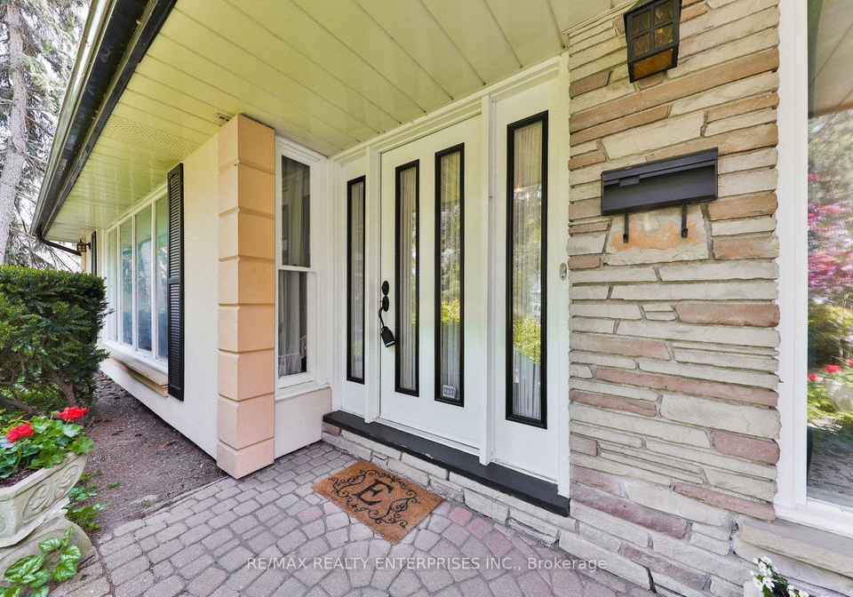 1364-avonbridge-drive-mississauga-ontario-w13079178