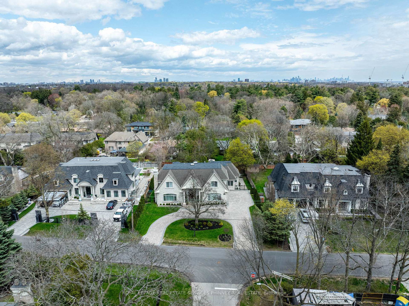 1511-broadmoor-avenue-mississauga-ontario-w13079892