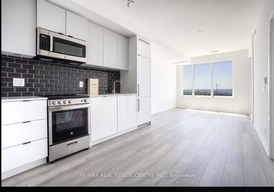 285-dufferin-street-toronto-ontario-w13080222