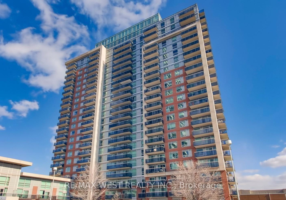215-queen-street-e-brampton-ontario-w13080294