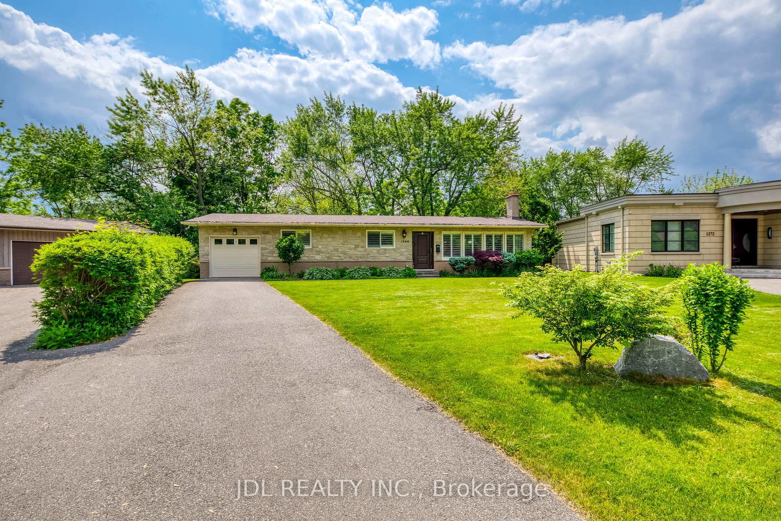 1266-lambeth-road-oakville-ontario-w13080342