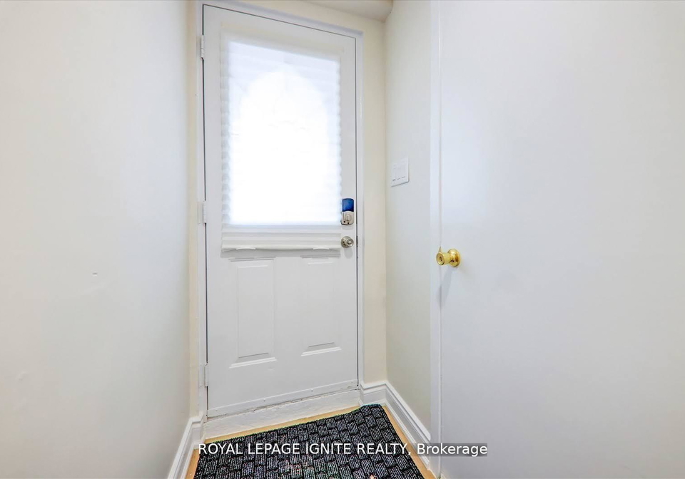 4023-bishopstoke-lane-mississauga-ontario-w13080400