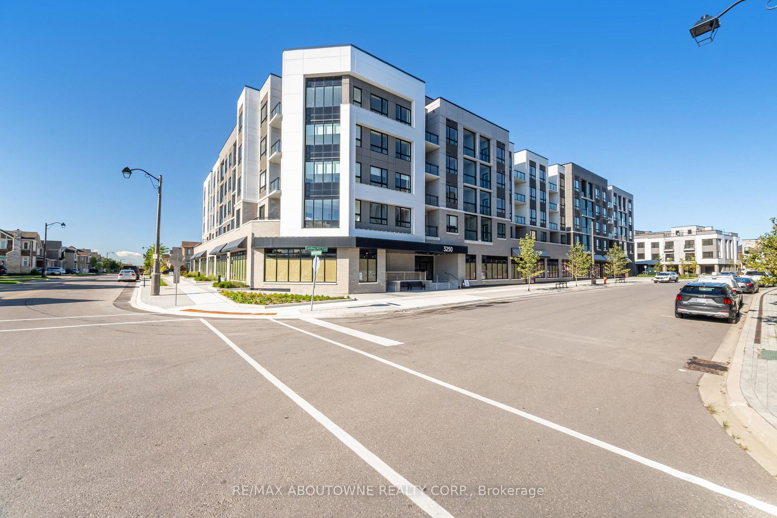 3250-carding-mill-trail-oakville-ontario-w13080662