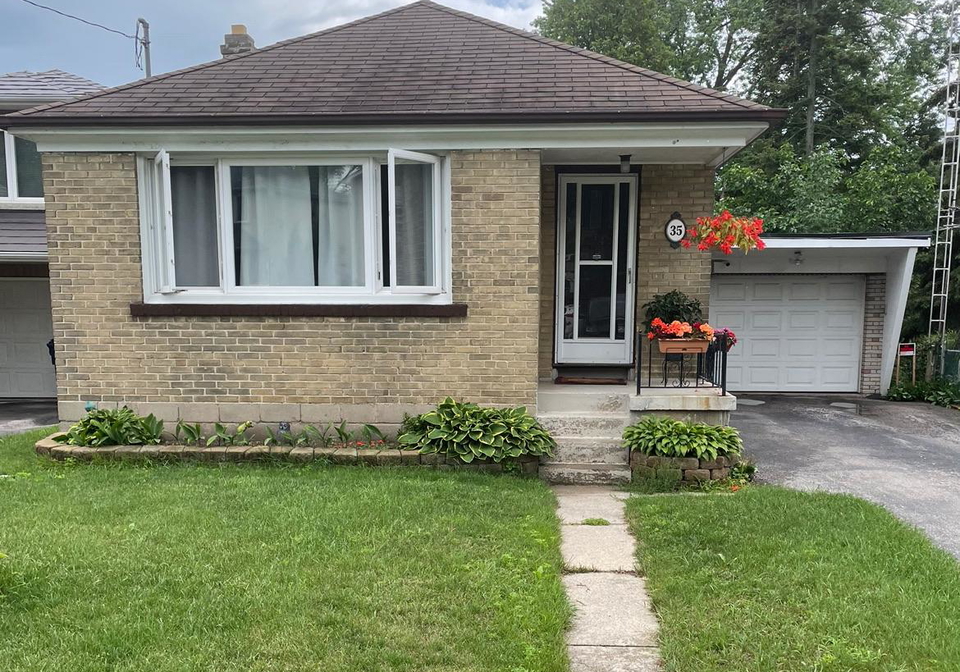 35-enfield-avenue-s-etobicoke-ontario-w13080750