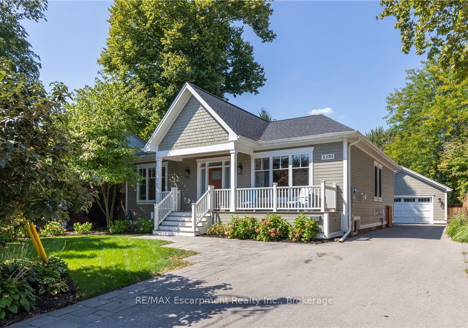 2195-courtland-drive-burlington-ontario-w13081654