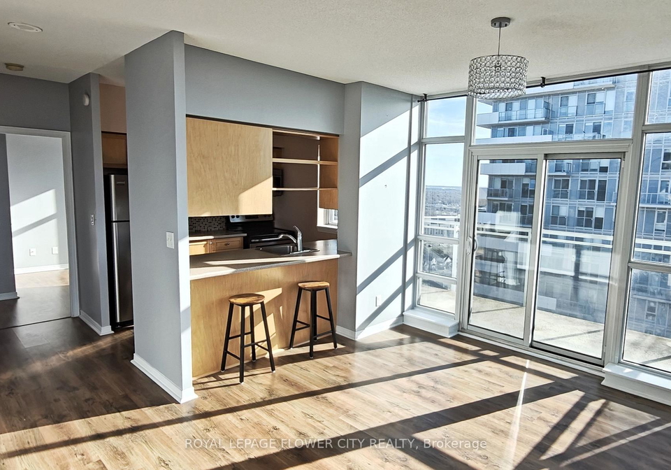 215-queen-street-brampton-ontario-w13081706