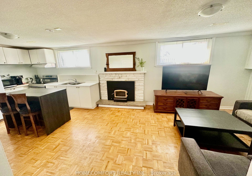 1023-mcbride-avenue-mississauga-ontario-w13081766
