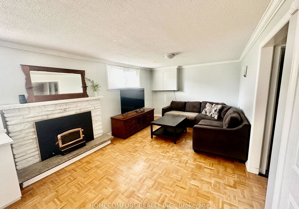 1023-mcbride-avenue-mississauga-ontario-w13081766