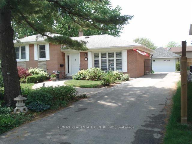578-stonecliffe-road-oakville-ontario-w13081926