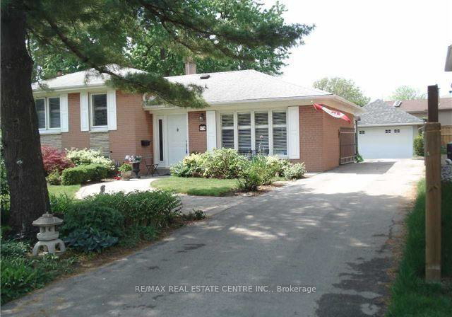 578-stonecliffe-road-oakville-ontario-w13081926