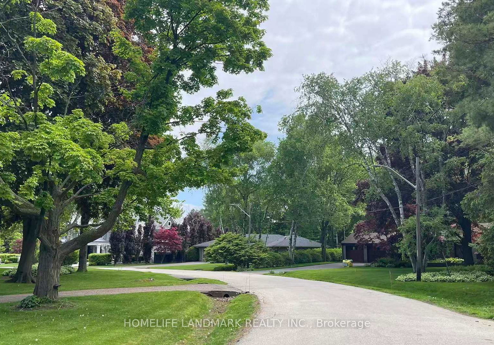1556-crestview-avenue-mississauga-ontario-w13081978