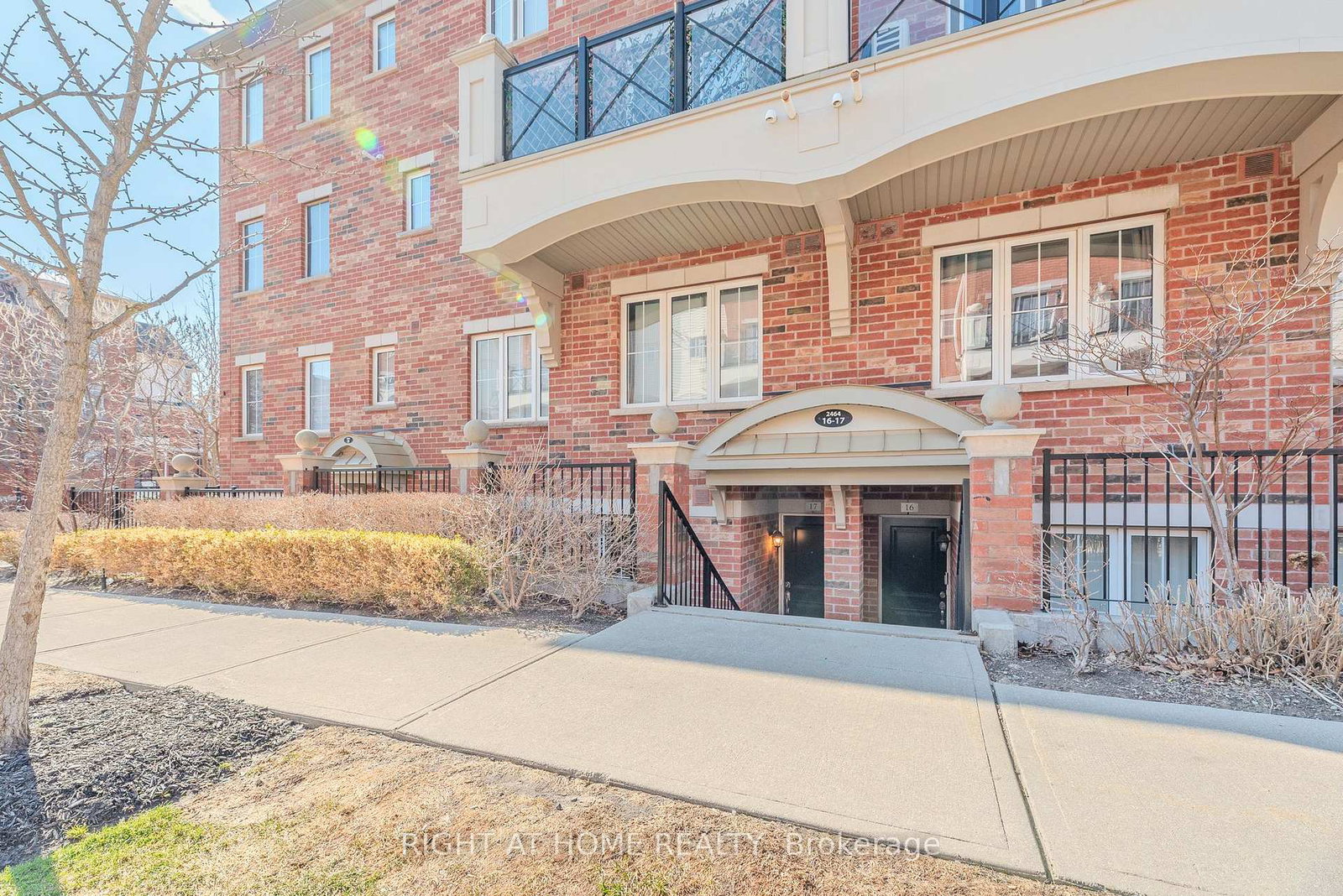 2464-post-road-oakville-ontario-w13082076