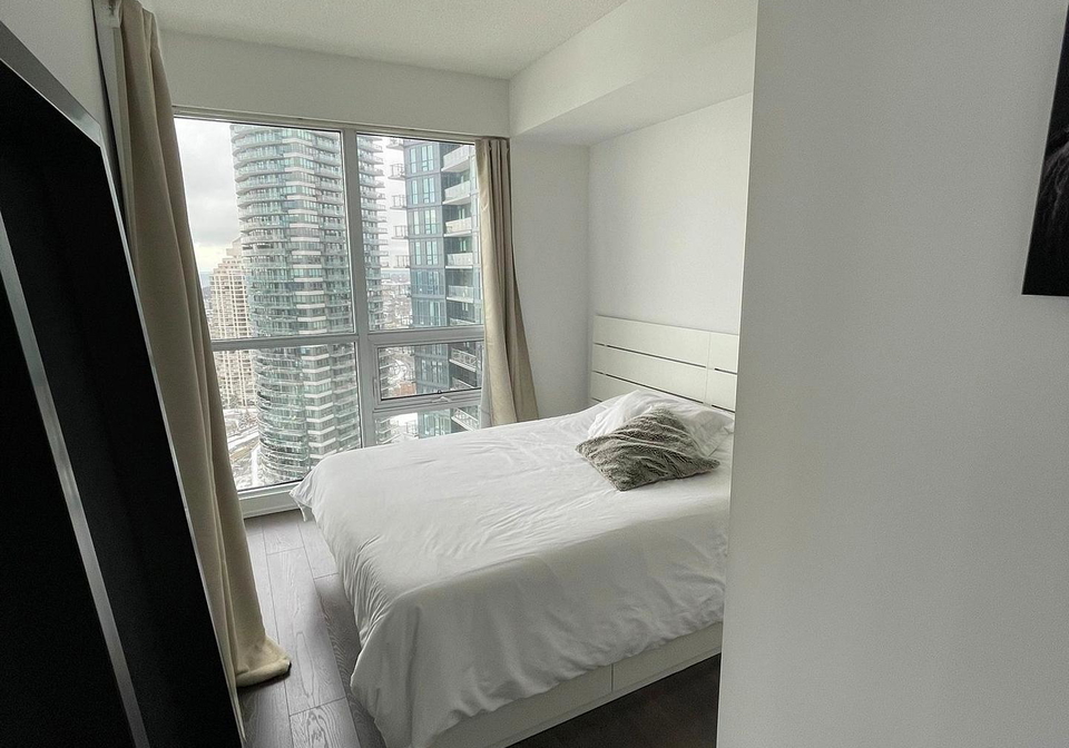 2200-lake-shore-boulevard-w-etobicoke-ontario-w13082254