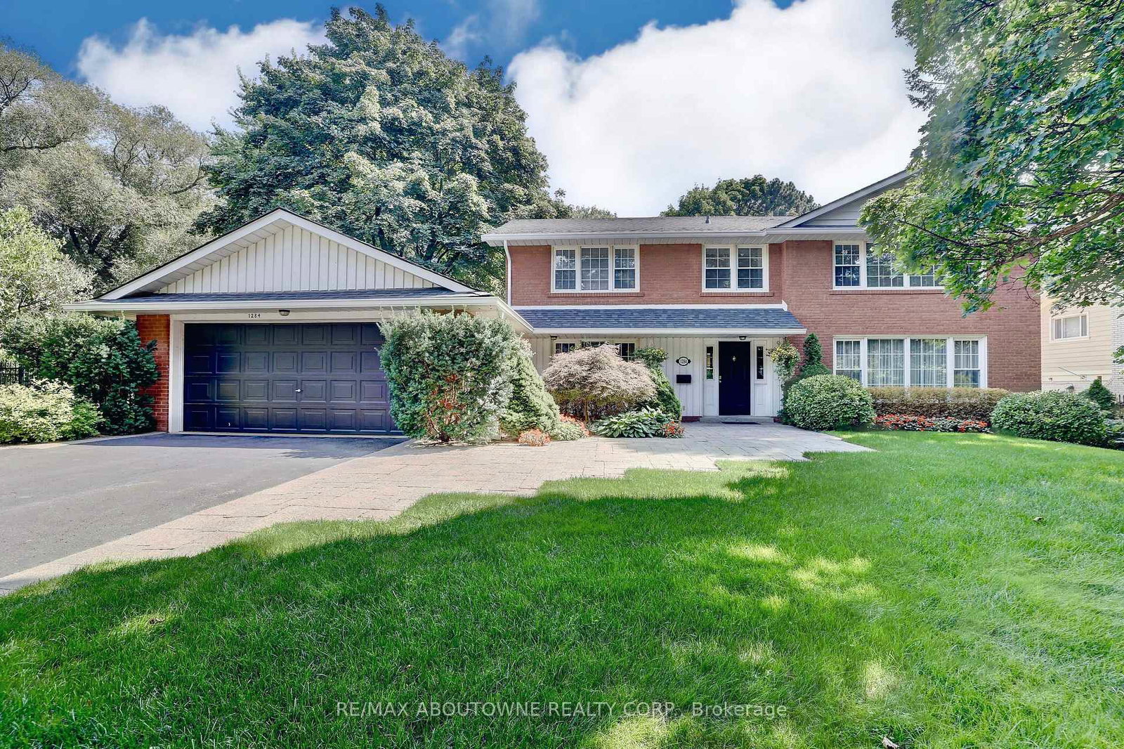 1284-cleaver-drive-oakville-ontario-w13082524