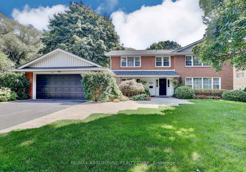 1284-cleaver-drive-oakville-ontario-w13082524