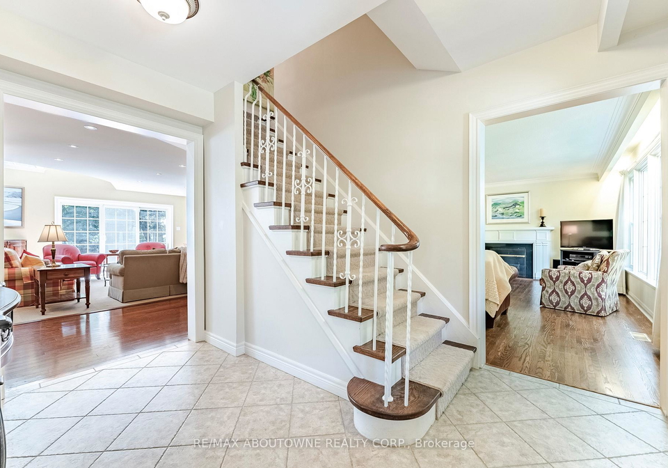 1284-cleaver-drive-oakville-ontario-w13082524