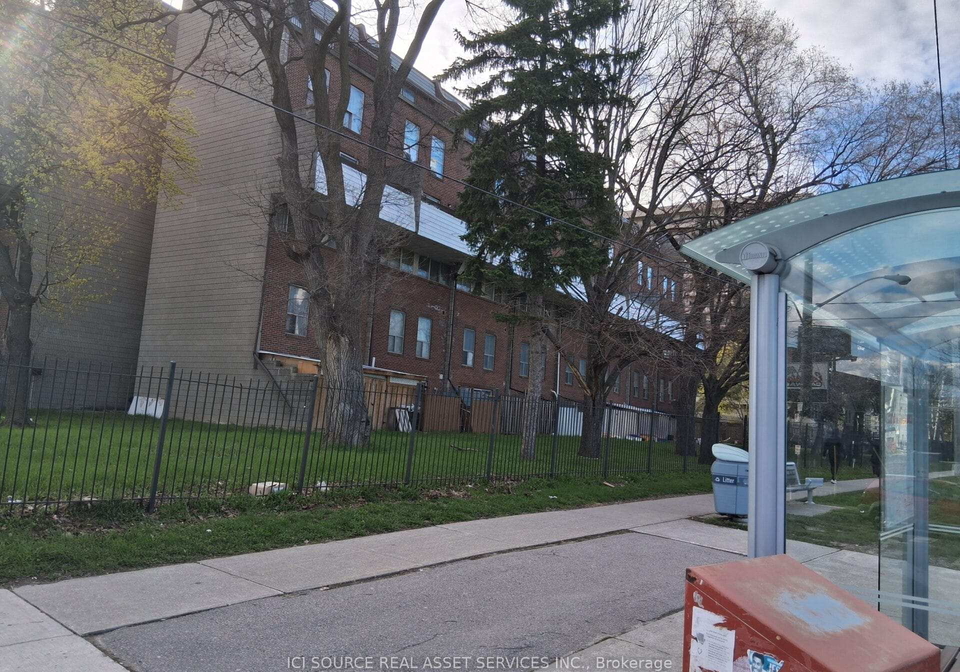 10-eddystone-avenue-york-ontario-w13082586
