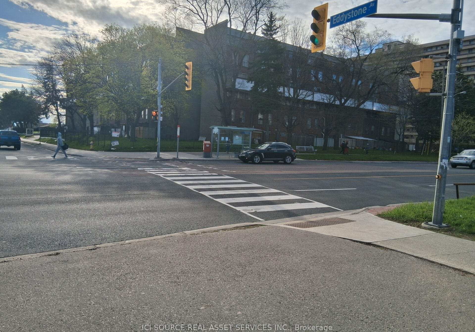 10-eddystone-avenue-york-ontario-w13082586