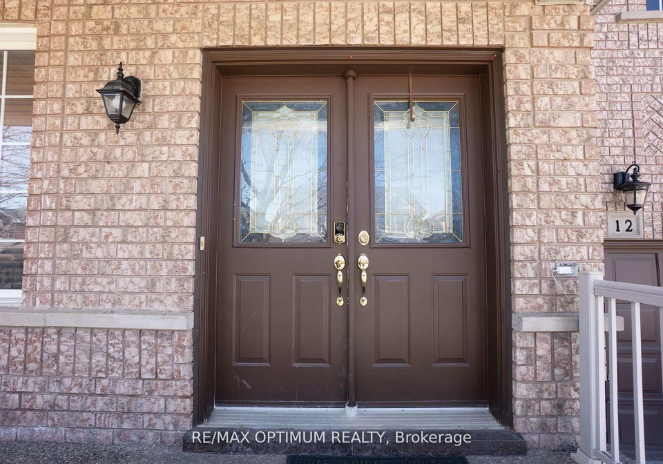 12-humbolt-crescent-brampton-ontario-w13082666