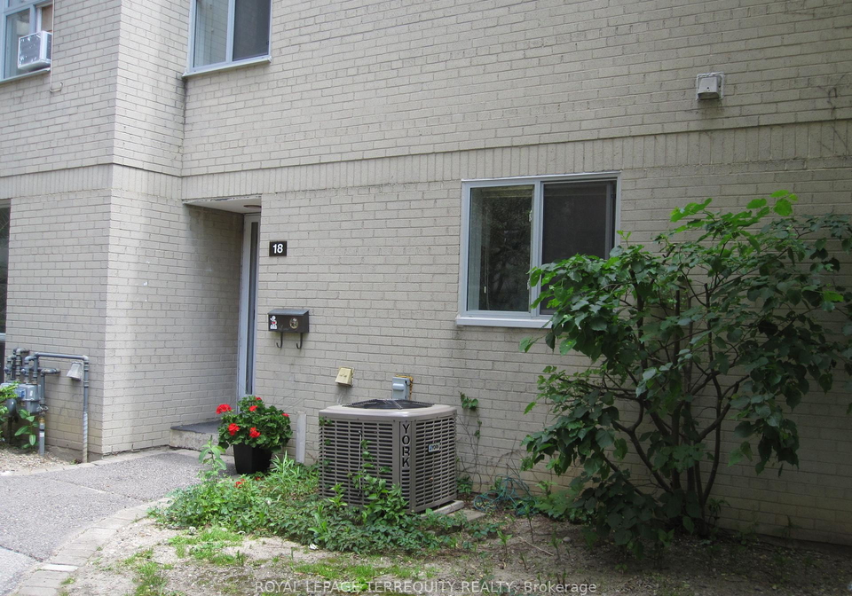11-four-winds-drive-york-ontario-w13083088