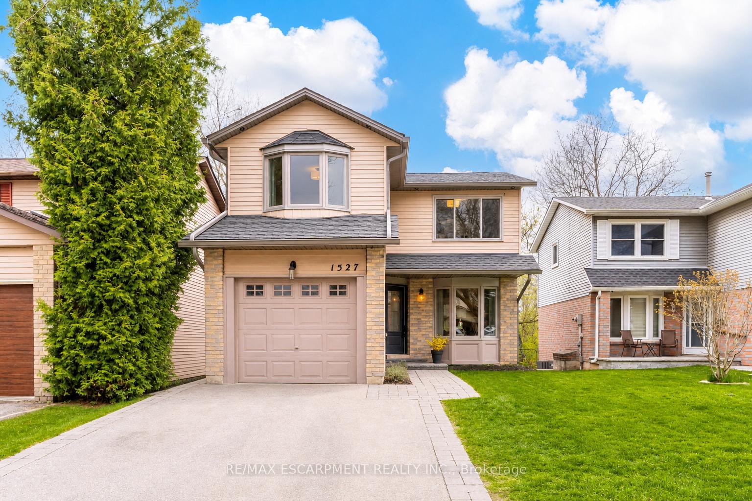 1527-riley-avenue-burlington-ontario-w13083426