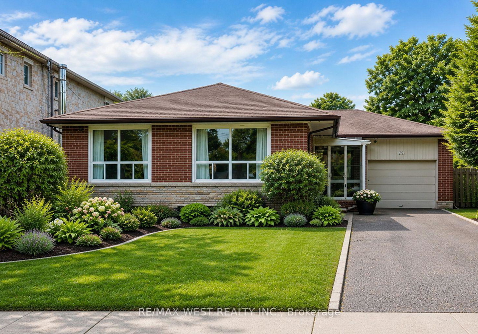15-hamlyn-crescent-etobicoke-ontario-w13083502