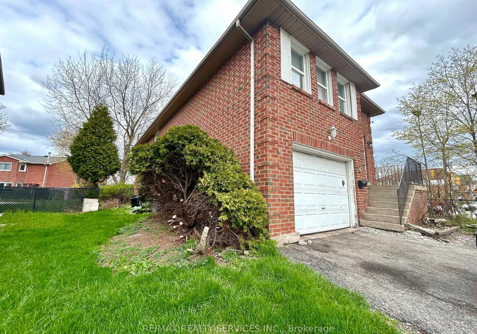 1-braidwood-lake-lane-brampton-ontario-w13083636