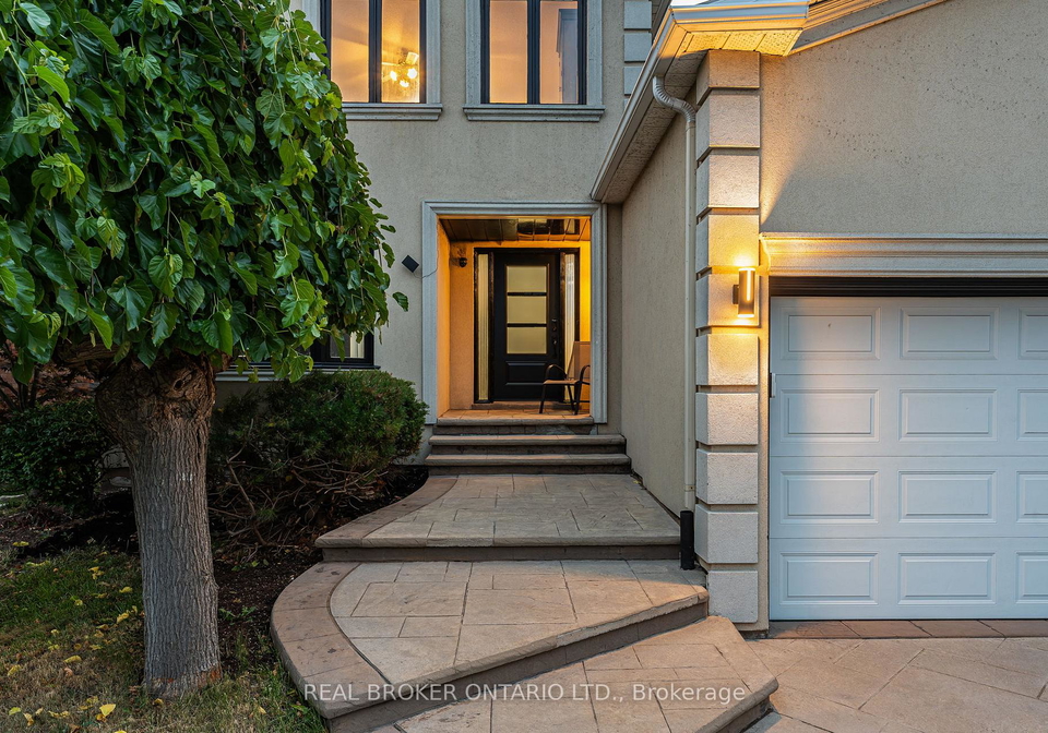 1221-creekside-drive-oakville-ontario-w13083700