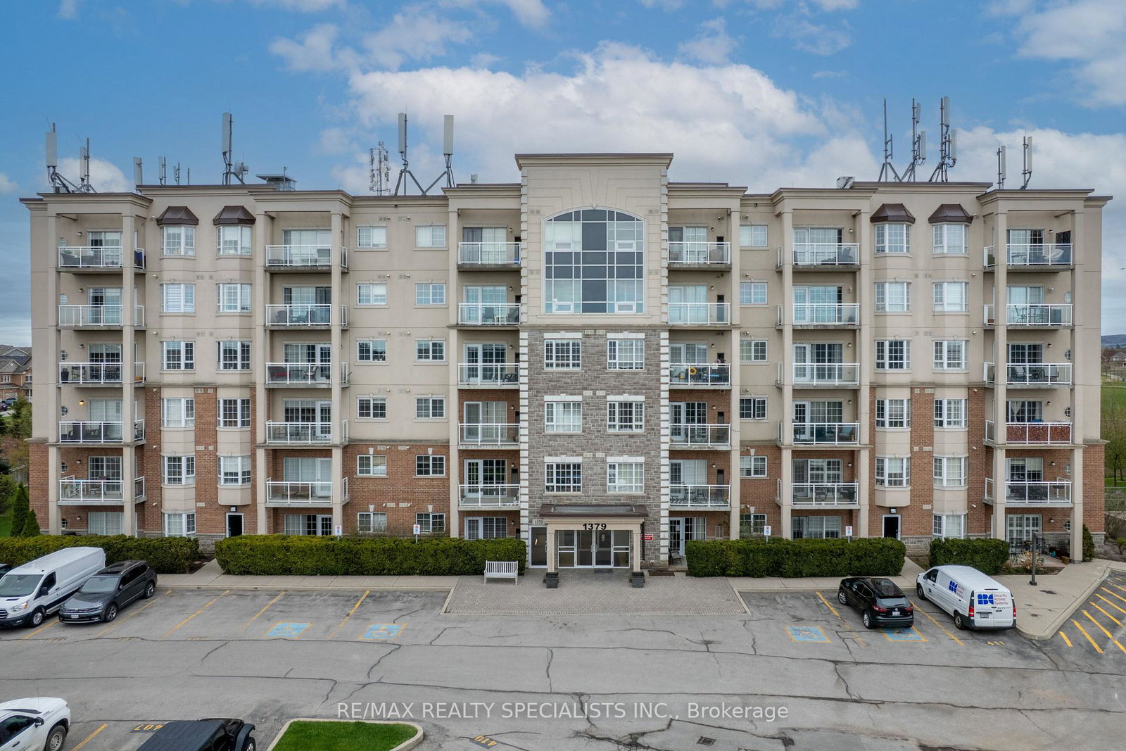 1379-costigan-road-milton-ontario-w13083900