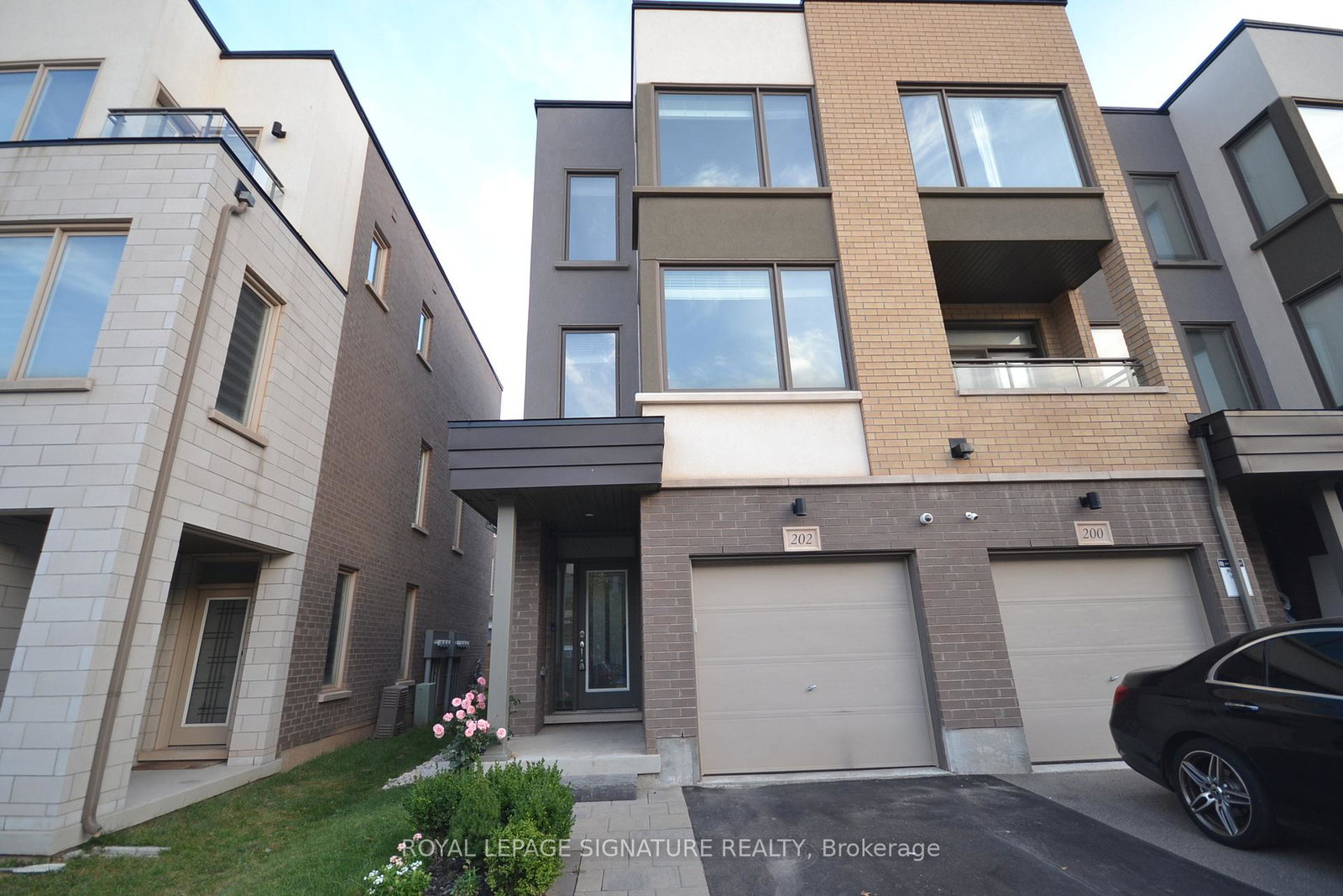 202-huguenot-road-oakville-ontario-w13084086