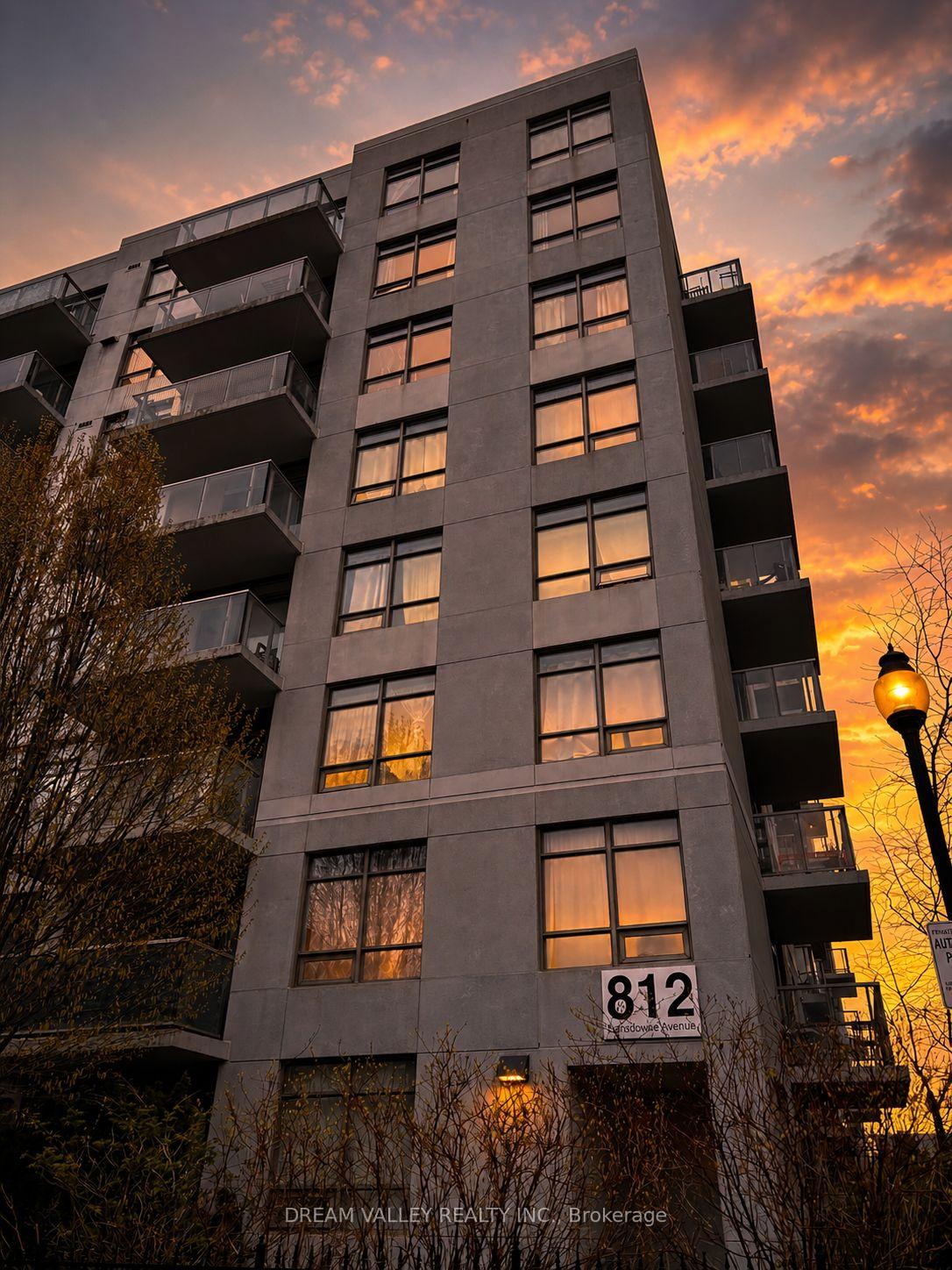 812-lansdowne-avenue-toronto-ontario-w13084336