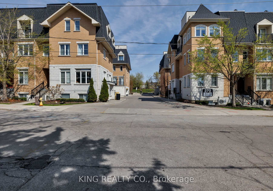 390-hopewell-avenue-north-york-ontario-w13084382