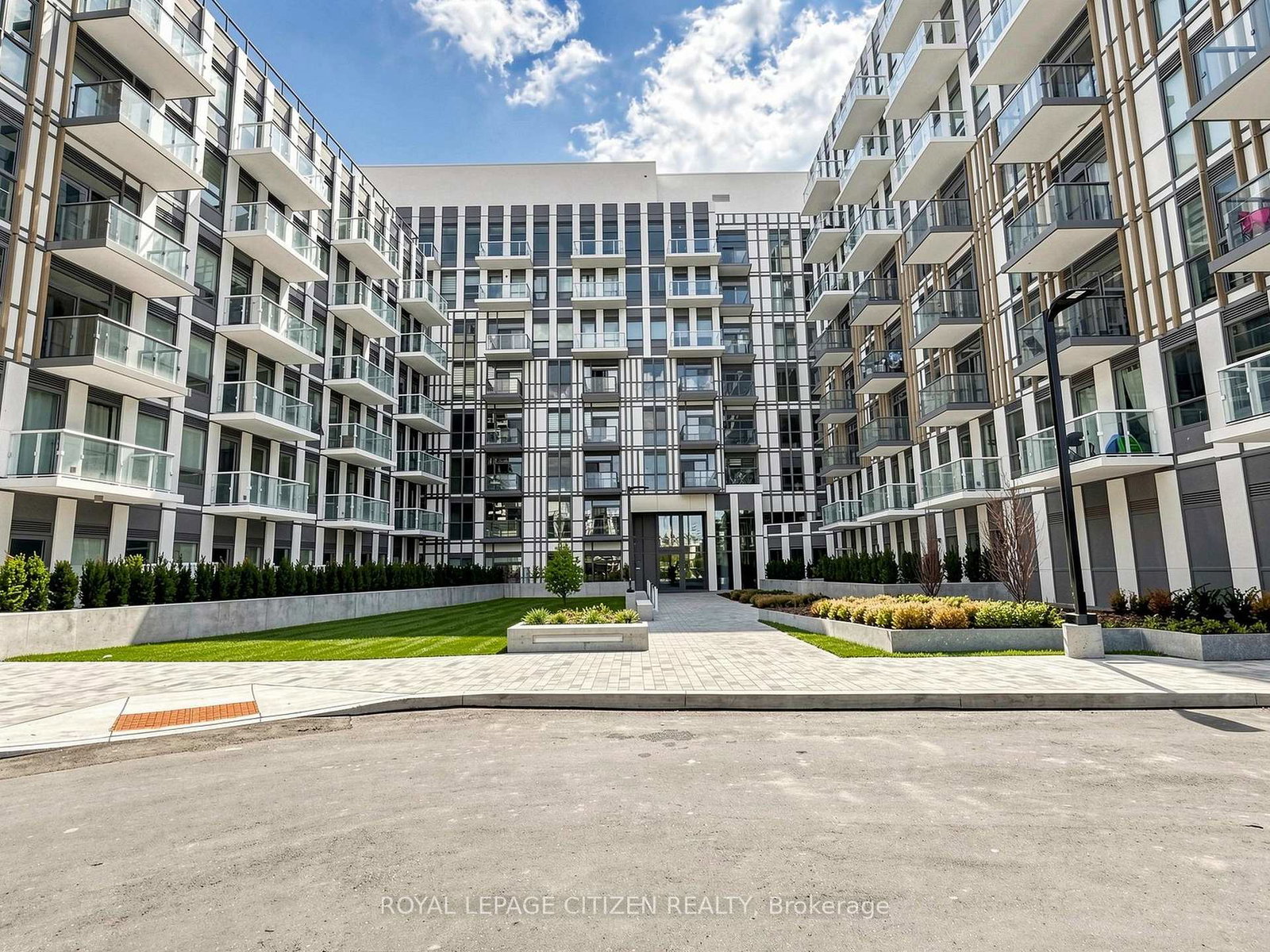 1005-dundas-street-e-oakville-ontario-w13084604