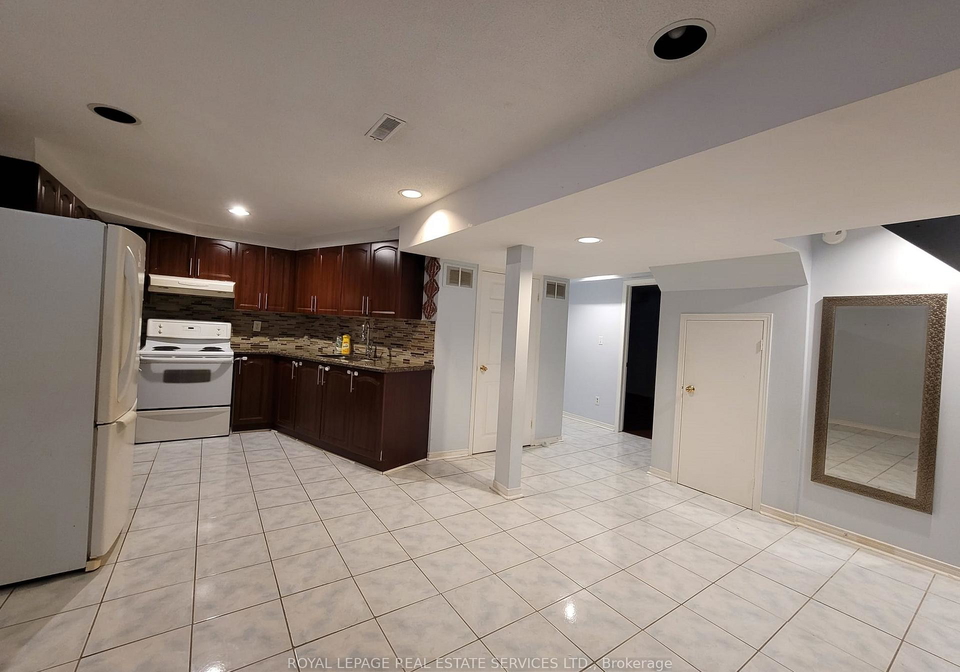 323-winfield-terrace-mississauga-ontario-w13084690