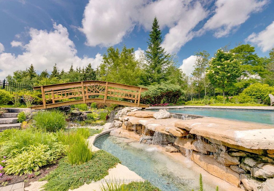 13701-fourth-line-nassagaweya-milton-ontario-w13084774