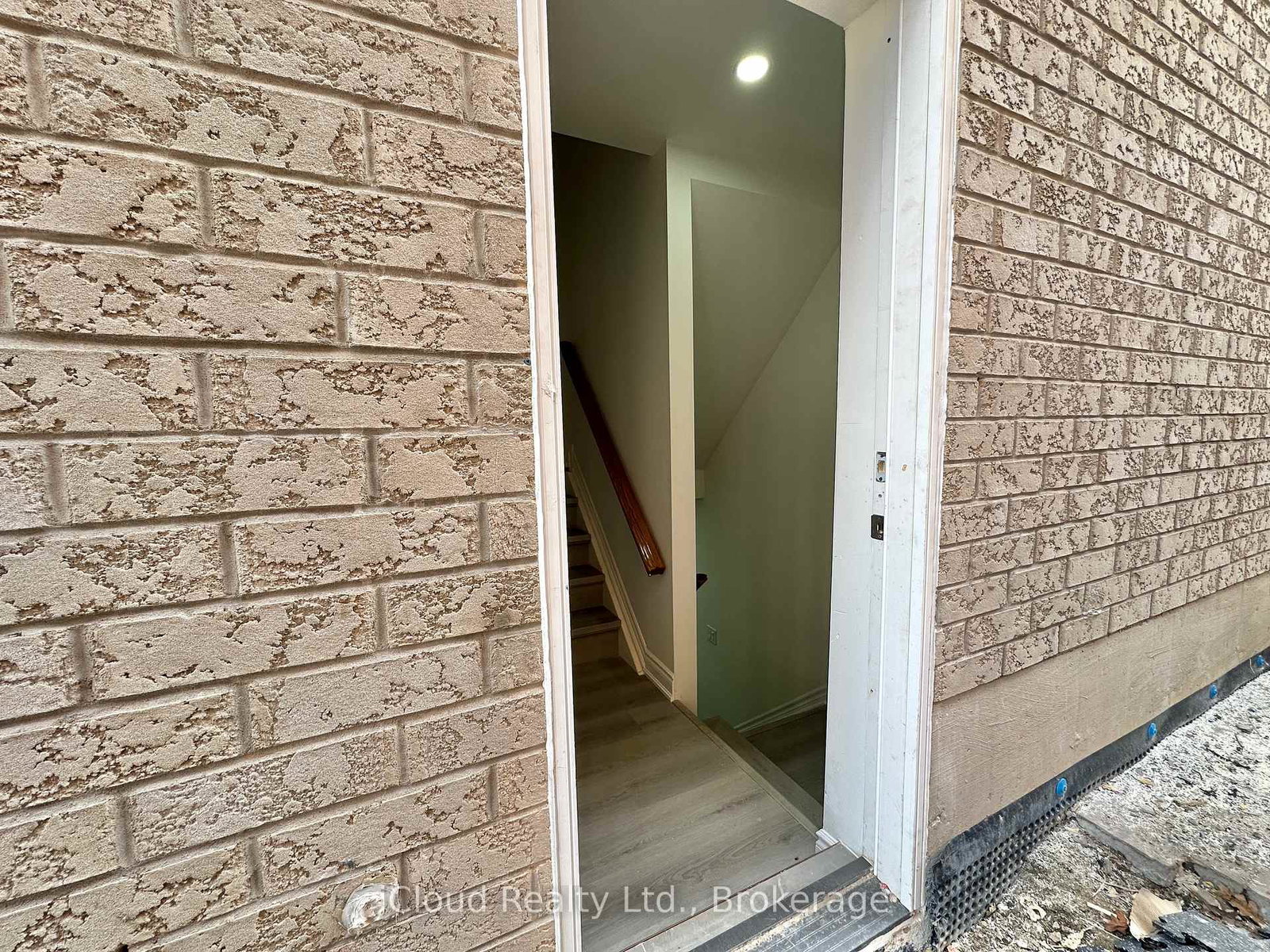 704-santa-maria-boulevard-milton-ontario-w13084898
