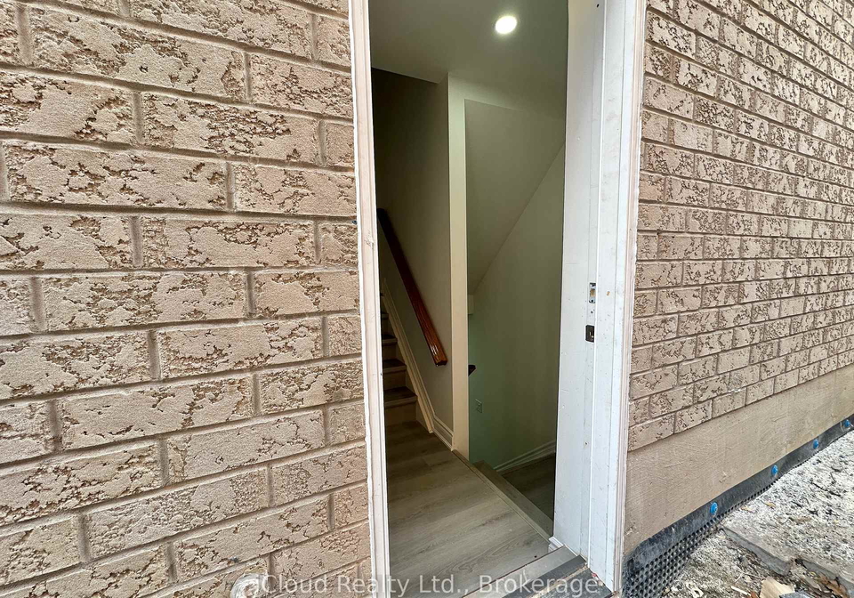 704-santa-maria-boulevard-milton-ontario-w13084898