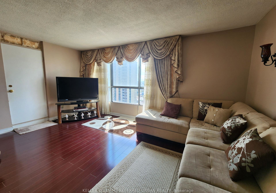 10-martha-eaton-way-north-york-ontario-w13085098