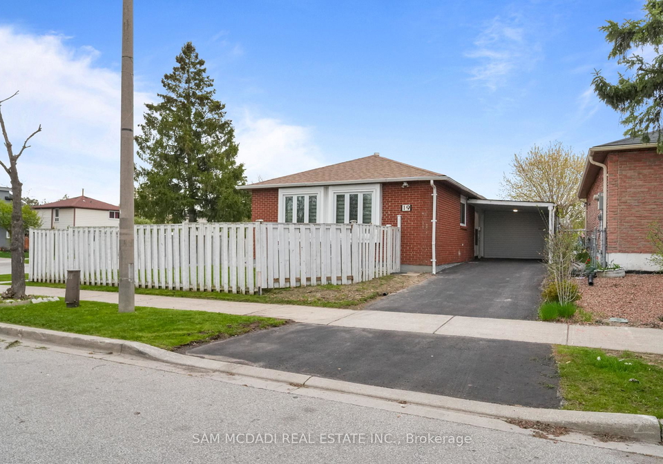 19-shalom-crescent-etobicoke-ontario-w13085338