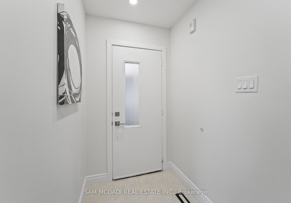 19-shalom-crescent-etobicoke-ontario-w13085338