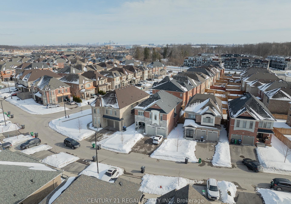 25-elysian-fields-circle-brampton-ontario-w13085346