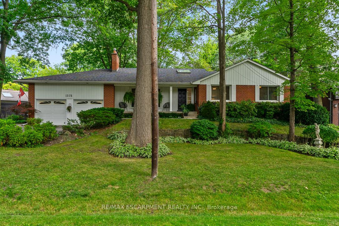 1373-queen-victoria-avenue-mississauga-ontario-w13085352