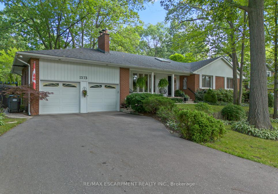 1373-queen-victoria-avenue-mississauga-ontario-w13085352
