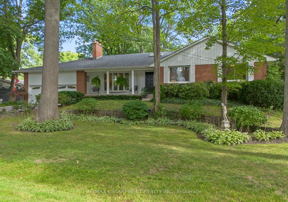 1373-queen-victoria-avenue-mississauga-ontario-w13085352