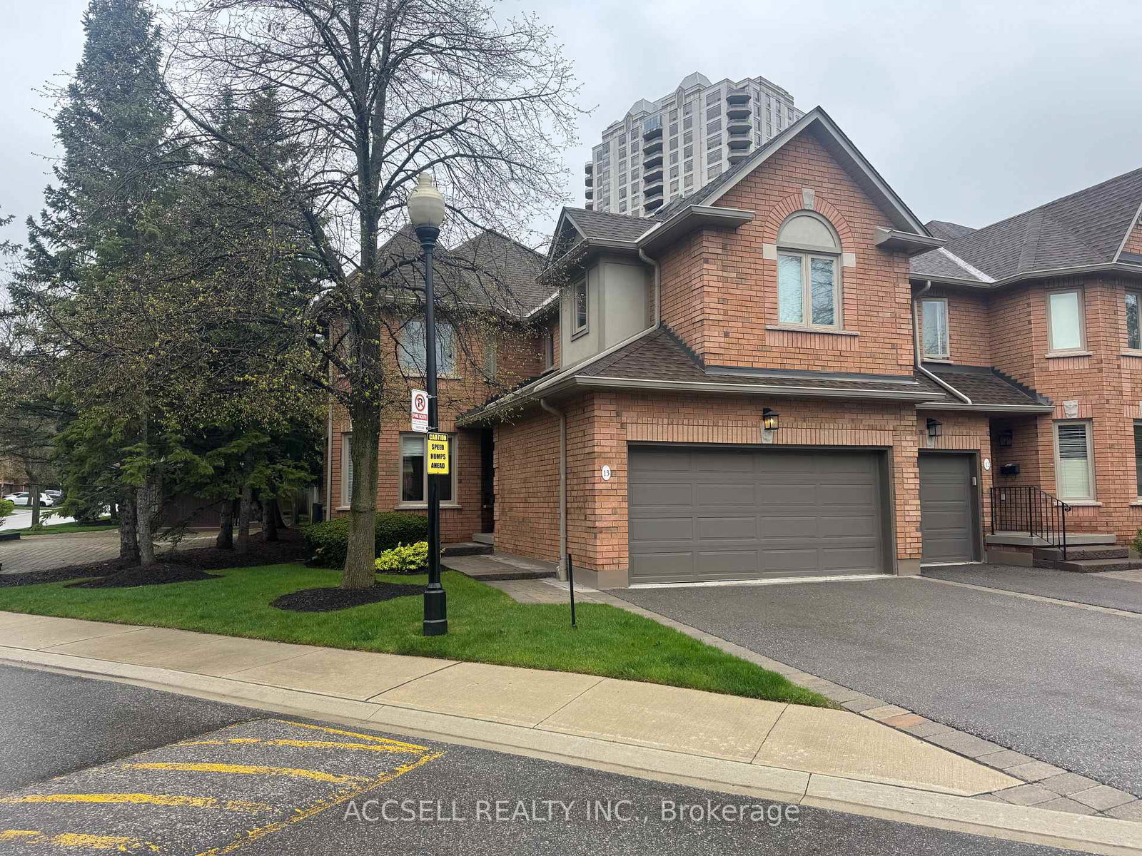 1905-broad-hollow-gate-mississauga-ontario-w13085448